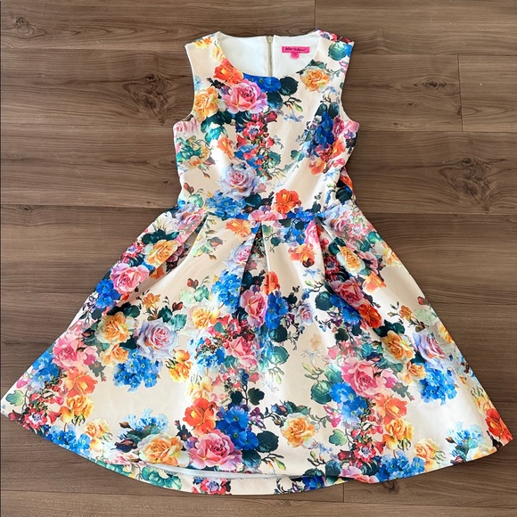 Betsey Johnson Dresses & Skirts - Betsey Johnson Floral Dress
